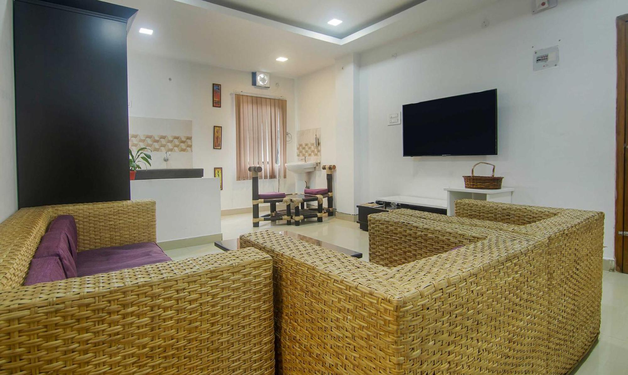 Collection O The Blu Bell Nizarapar Path Hotell Guwahati Exteriör bild