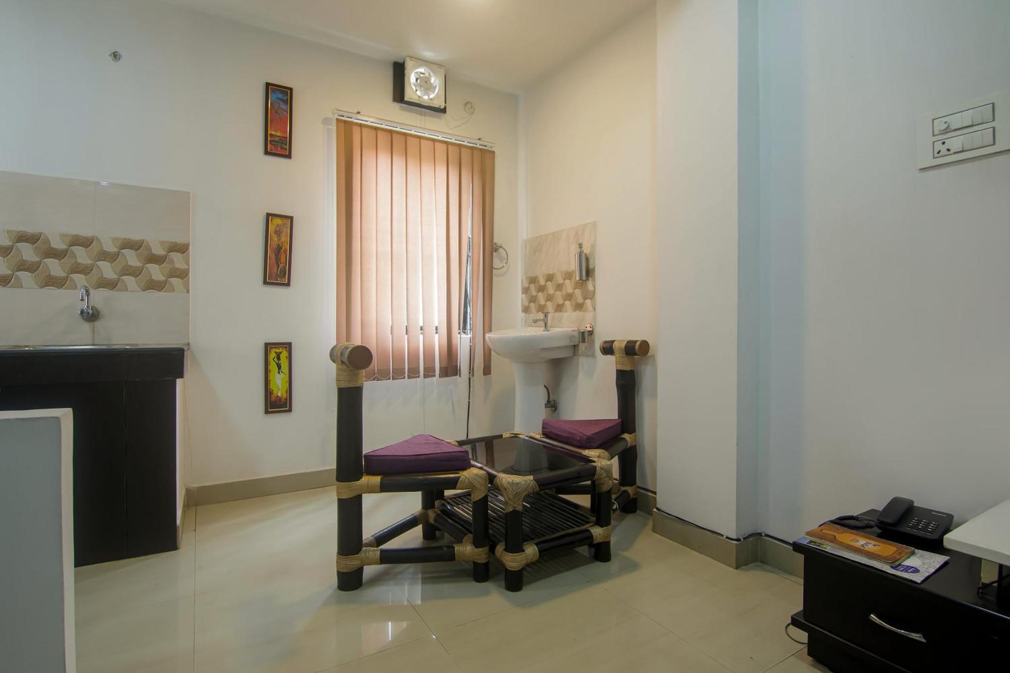 Collection O The Blu Bell Nizarapar Path Hotell Guwahati Exteriör bild