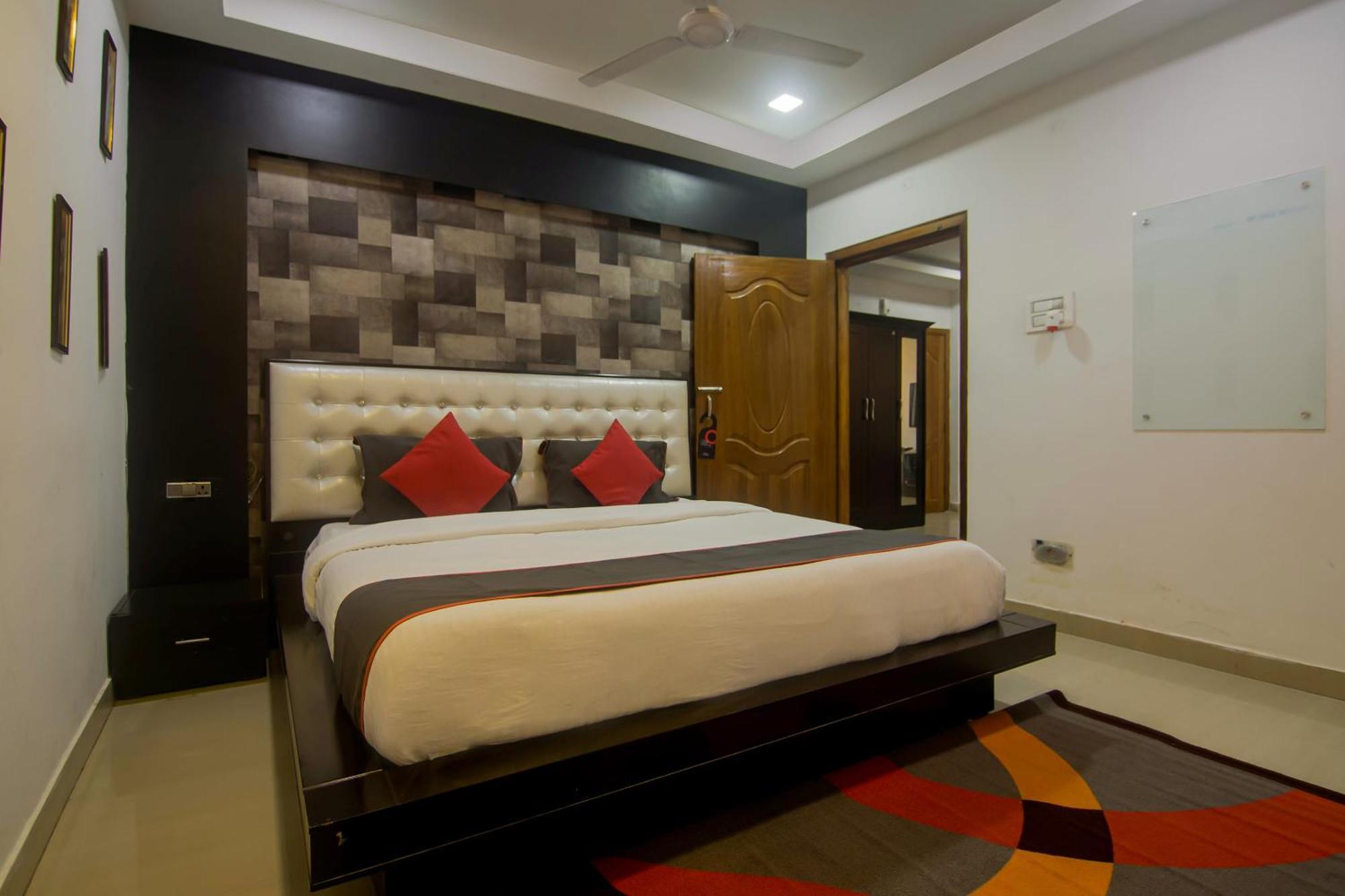 Collection O The Blu Bell Nizarapar Path Hotell Guwahati Exteriör bild