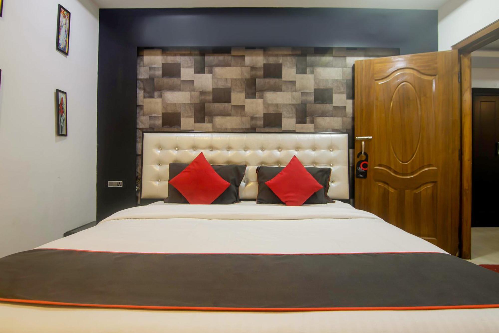 Collection O The Blu Bell Nizarapar Path Hotell Guwahati Exteriör bild