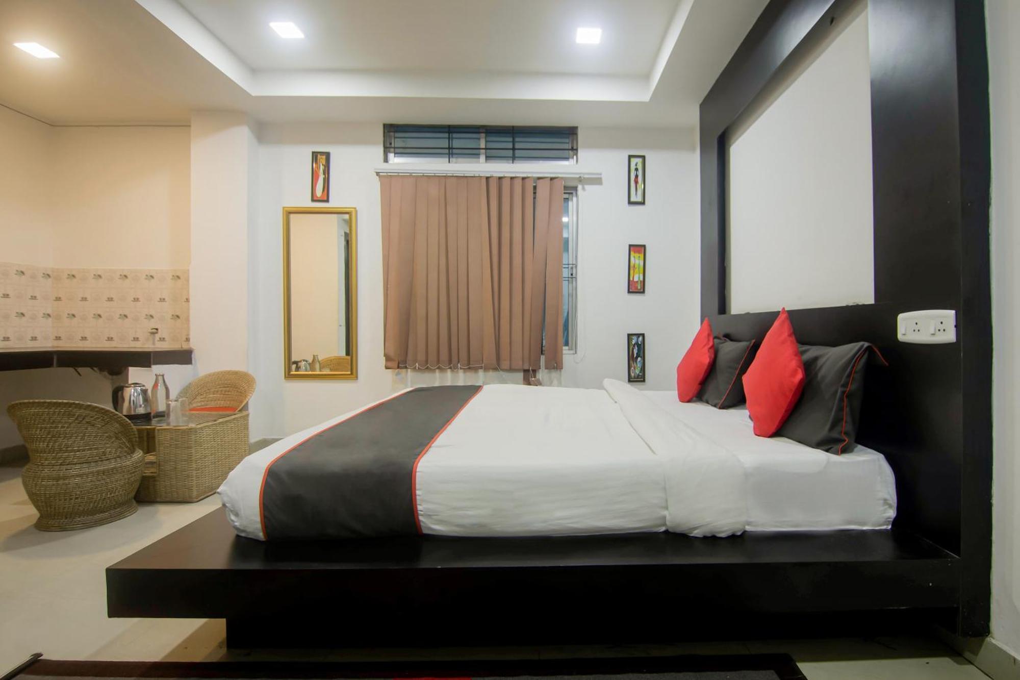 Collection O The Blu Bell Nizarapar Path Hotell Guwahati Exteriör bild
