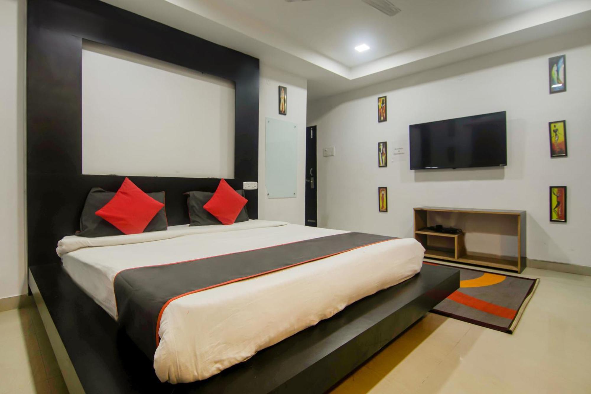 Collection O The Blu Bell Nizarapar Path Hotell Guwahati Exteriör bild