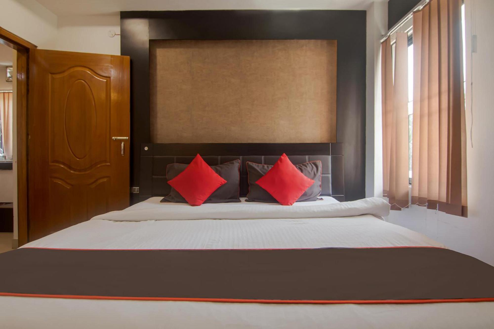 Collection O The Blu Bell Nizarapar Path Hotell Guwahati Exteriör bild