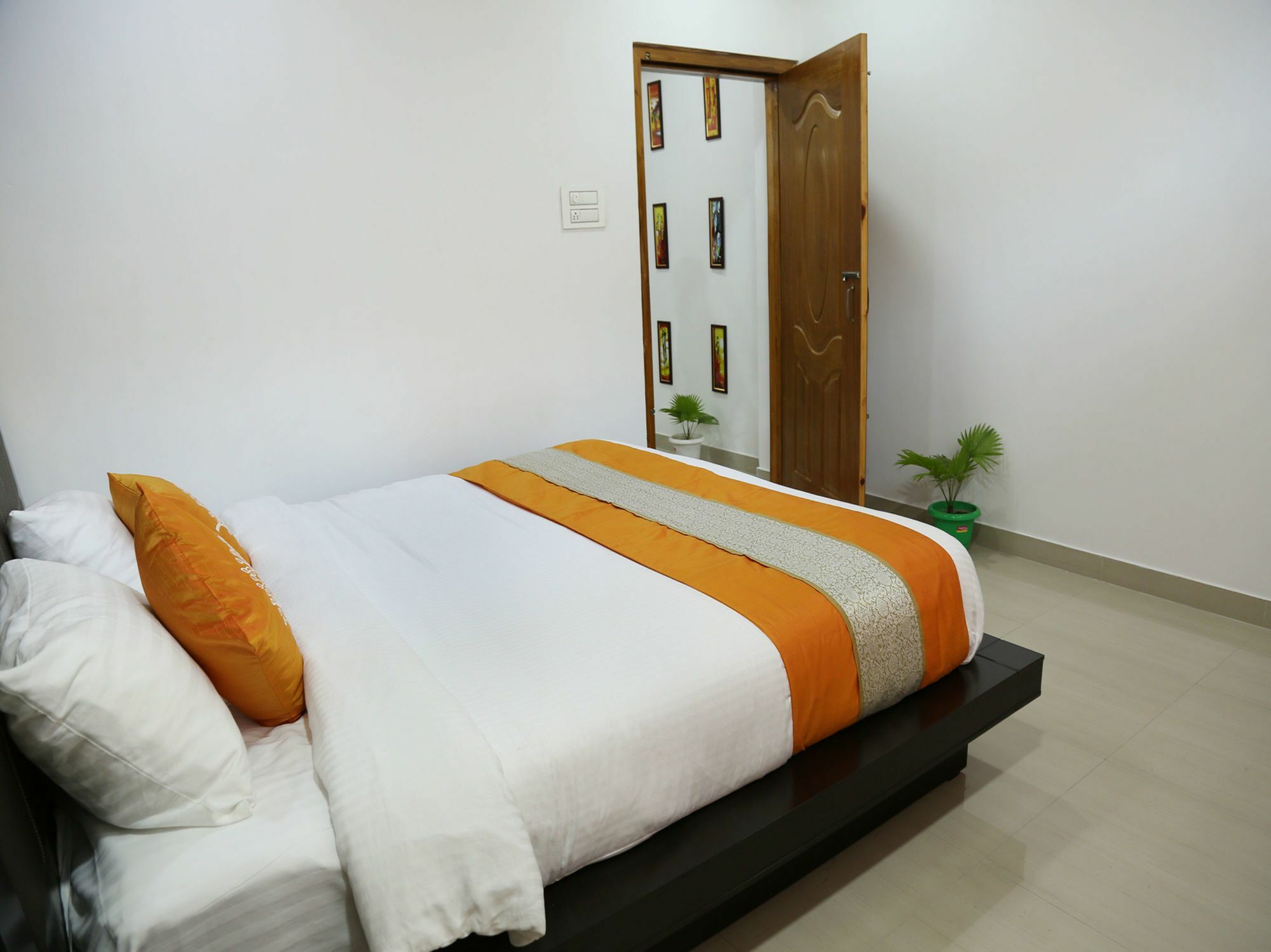 Collection O The Blu Bell Nizarapar Path Hotell Guwahati Exteriör bild